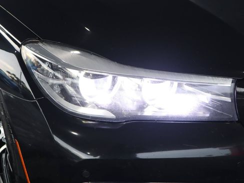 Used 2017 BMW 740i RWD image 15
