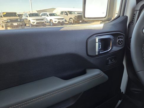 New 2026 Jeep Gladiator Mojave image 39