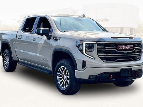 Used 2023 GMC Sierra 1500 AT4 w/ AT4 Premium Package AWD/4WD image 3