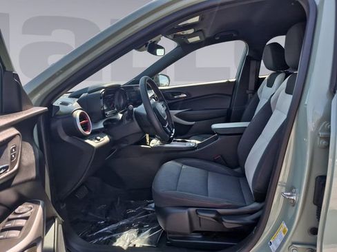 Used 2024 Chevrolet Trax RS image 10