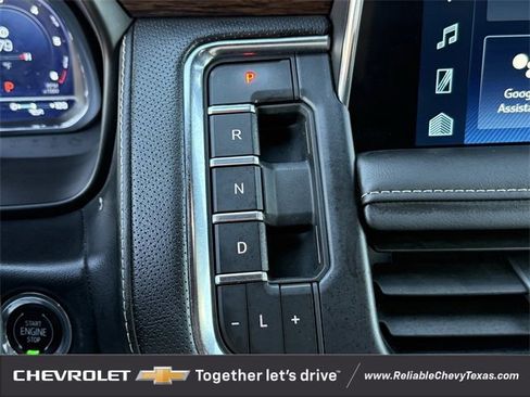 Used 2023 Chevrolet Suburban Premier image 25