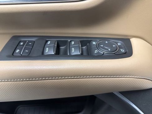 Used 2021 Chevrolet Tahoe Premier w/ Premium Package image 23