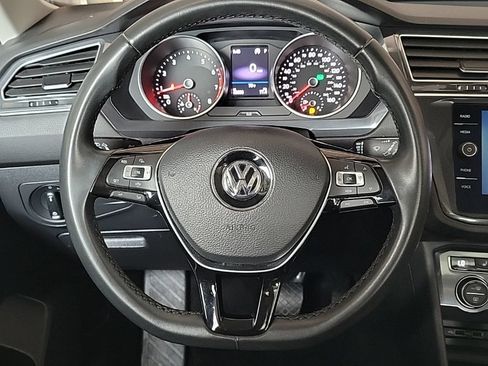 Used 2020 Volkswagen Tiguan SE w/ Panoramic Sunroof Package AWD/4WD image 20