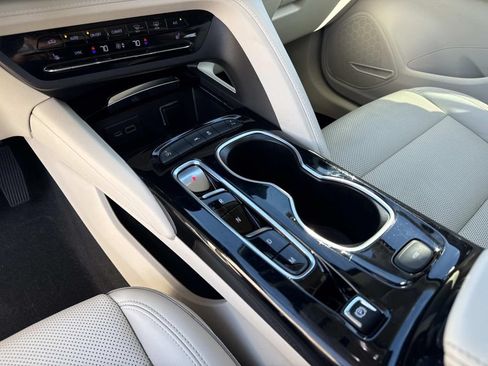 Used 2021 Buick Envision Essence FWD image 25