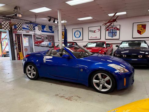 Used 2006 Nissan 350Z Touring image 38