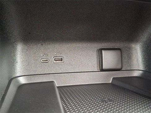 Used 2024 Chevrolet Traverse RS image 26