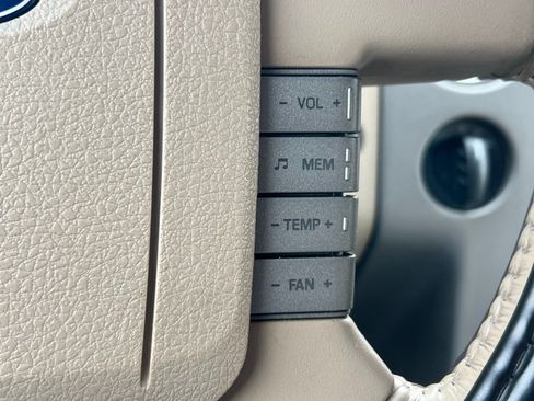 Used 2004 Ford F150 Lariat image 35