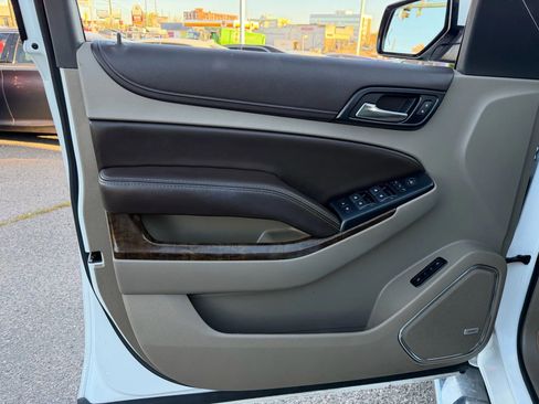 Used 2015 Chevrolet Suburban LT image 13