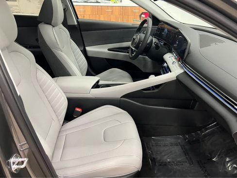 New 2026 Hyundai Elantra Limited FWD image 12