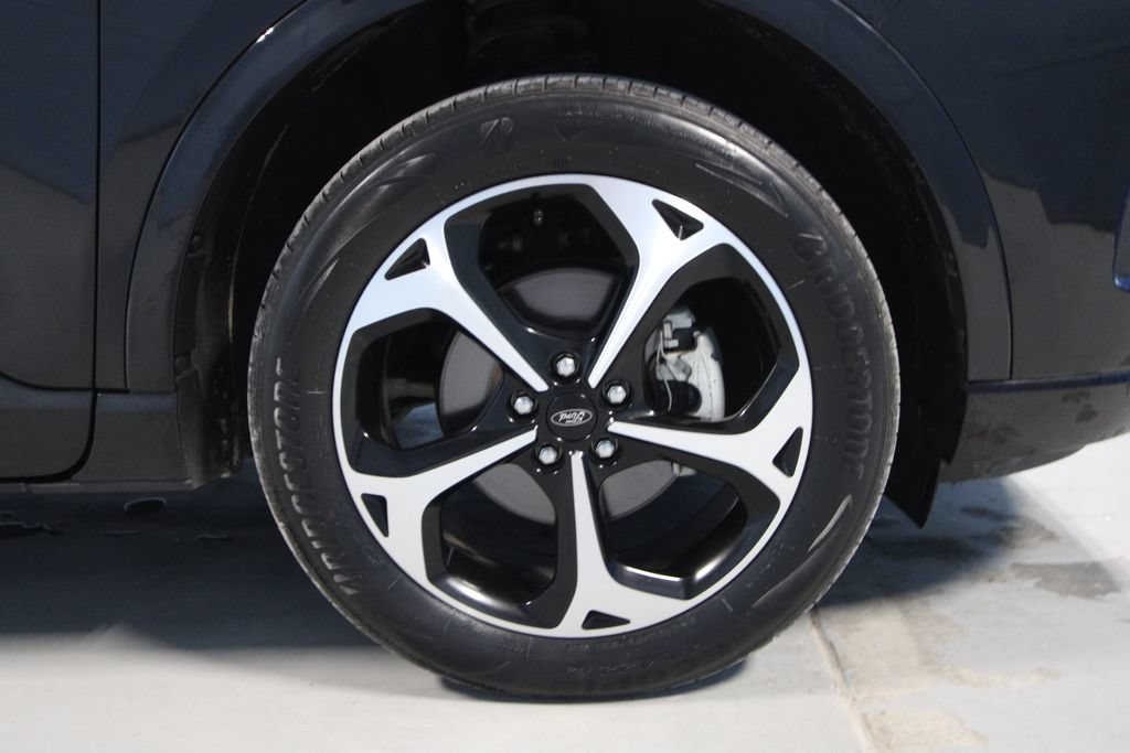 Used 2025 Ford Escape ST-Line Elite w/ Premium Technology Package AWD/4WD image 25