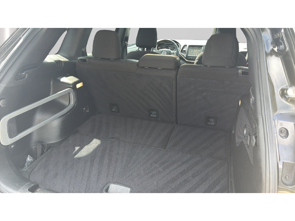Used 2017 Jeep Cherokee 75th Anniversary FWD image 33