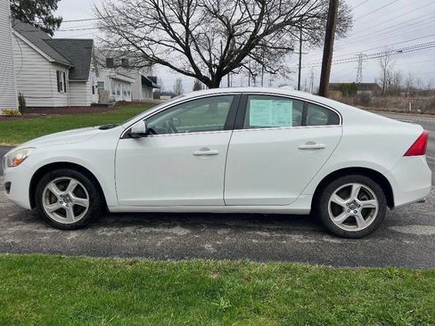 Used 2013 Volvo S60 T5 image 4