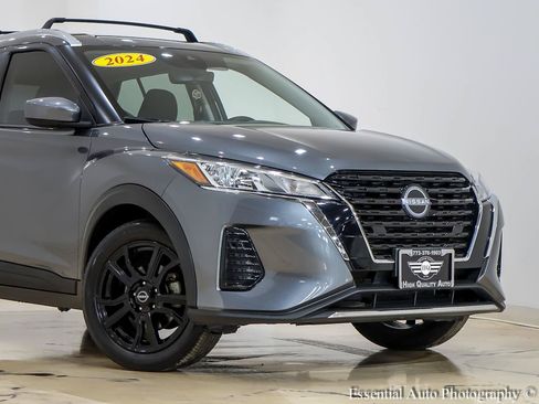 Used 2024 Nissan Kicks SV w/ Interior Electronics Package FWD image 2