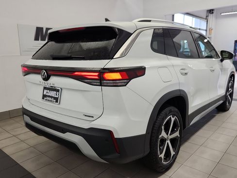 New 2025 Volkswagen Tiguan SE image 4