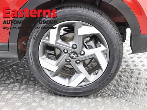 Used 2025 Hyundai Venue Limited image 34