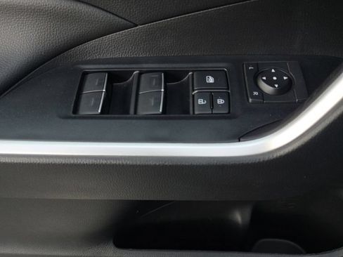 Used 2022 Toyota RAV4 XLE w/ Convenience Package AWD/4WD image 12