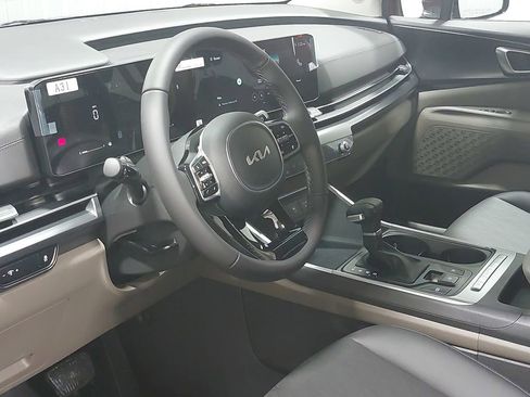 New 2026 Kia Carnival LXS image 17