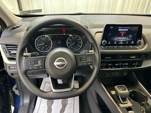 Certified 2024 Nissan Rogue SV image 3