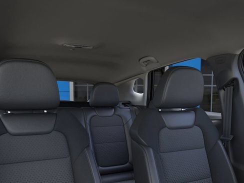New 2026 Chevrolet Trax LT w/ LT Convenience Package FWD image 24