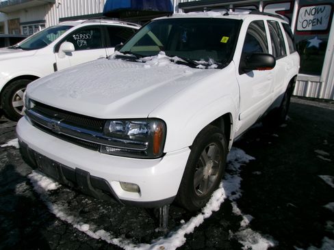 Used 2005 Chevrolet TrailBlazer LT AWD/4WD image 3
