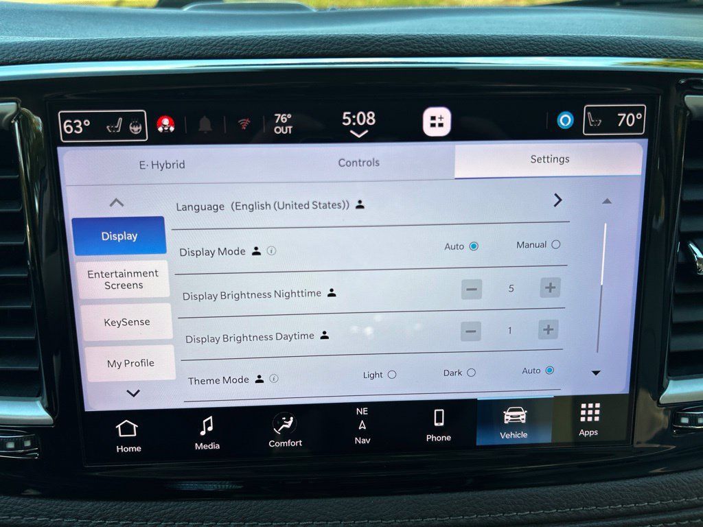 Used 2021 Chrysler Pacifica Touring-L w/ Uconnect Theater Family Group FWD image 32