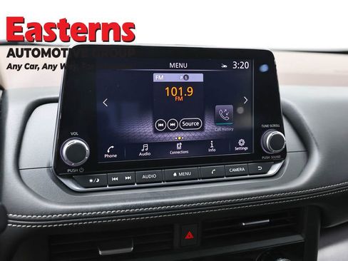 Used 2023 Nissan Rogue SV AWD/4WD image 18