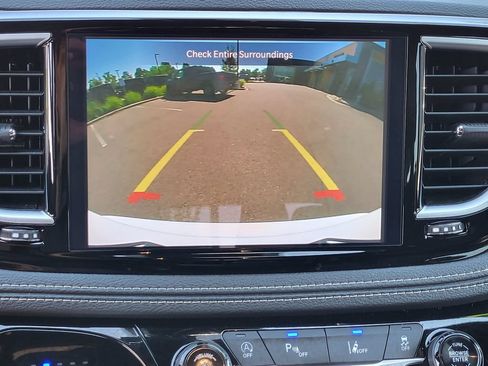 Used 2026 Chrysler Pacifica Limited AWD/4WD image 19