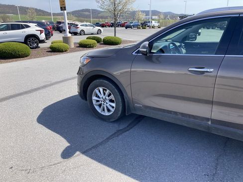 Used 2019 Kia Sorento LX w/ Option Group 020 image 4
