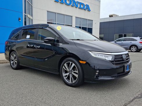 Used 2023 Honda Odyssey Touring image 3