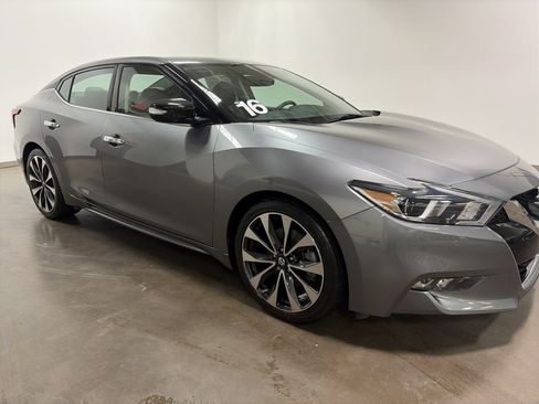Used 2016 Nissan Maxima SR image 2