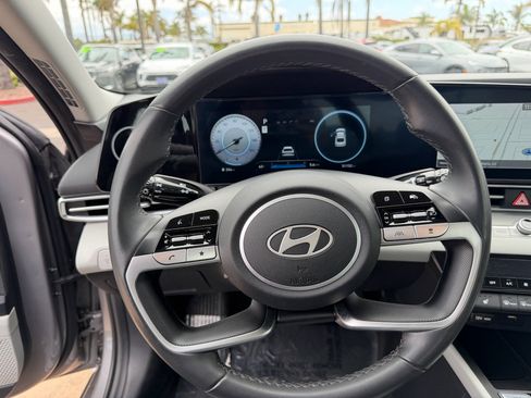 Used 2024 Hyundai Elantra Limited FWD image 12