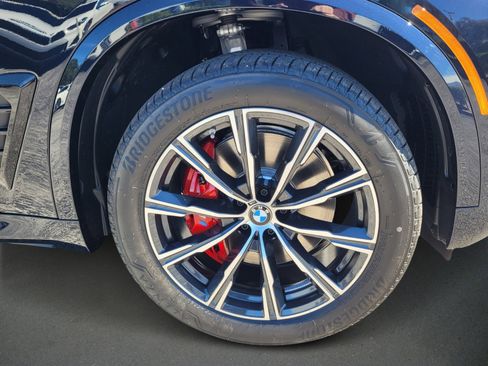 Used 2026 BMW X5 sDrive40i w/ M Sport Package image 9