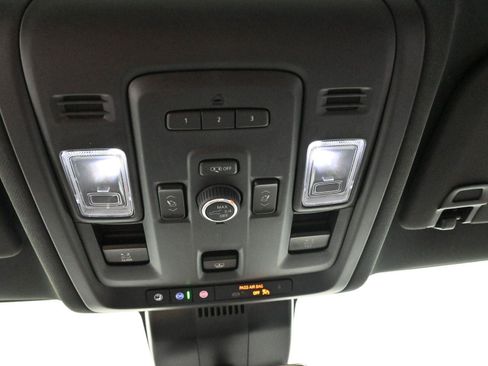 Used 2024 Chevrolet Suburban High Country AWD/4WD image 30