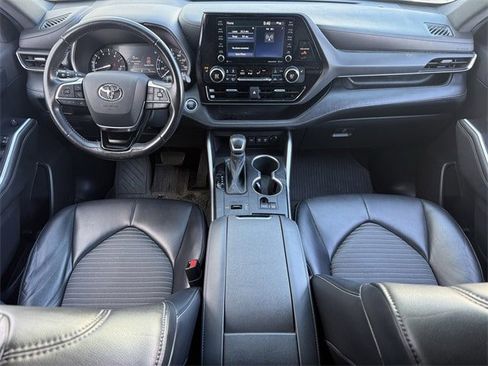 Used 2021 Toyota Highlander XSE image 10