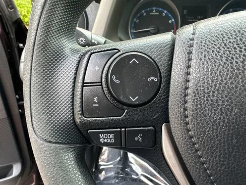 Used 2018 Toyota RAV4 LE w/ All Weather Liner Package AWD/4WD image 30