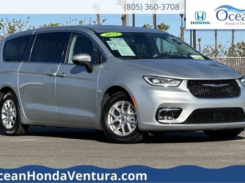Used 2023 Chrysler Pacifica Touring-L FWD image 1