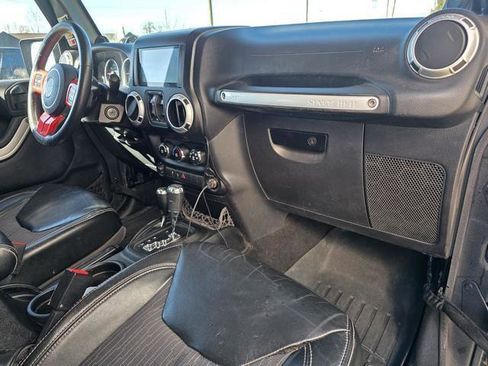 Used 2013 Jeep Wrangler Unlimited Sport image 27