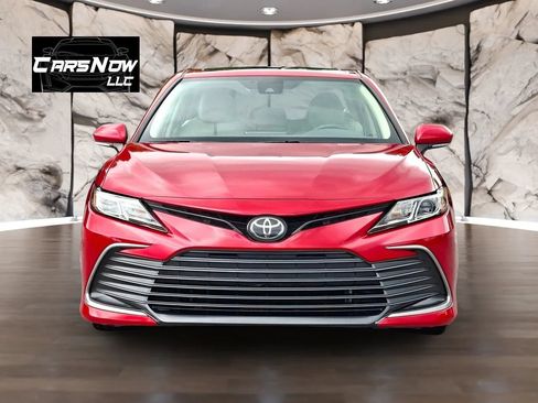 Used 2023 Toyota Camry LE w/ Convenience Package FWD image 2