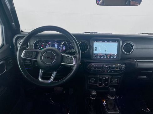 Used 2022 Jeep Wrangler Unlimited Sahara image 19