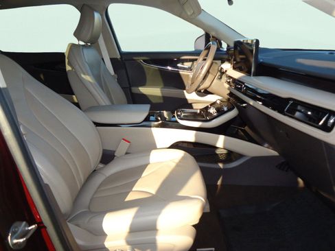 Used 2022 Lincoln Nautilus Reserve w/ Equipment Group 201A image 26