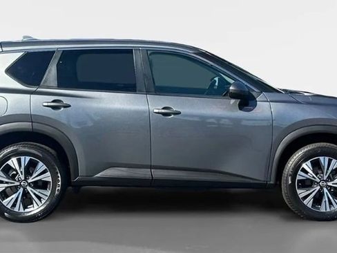 Used 2022 Nissan Rogue SV image 14