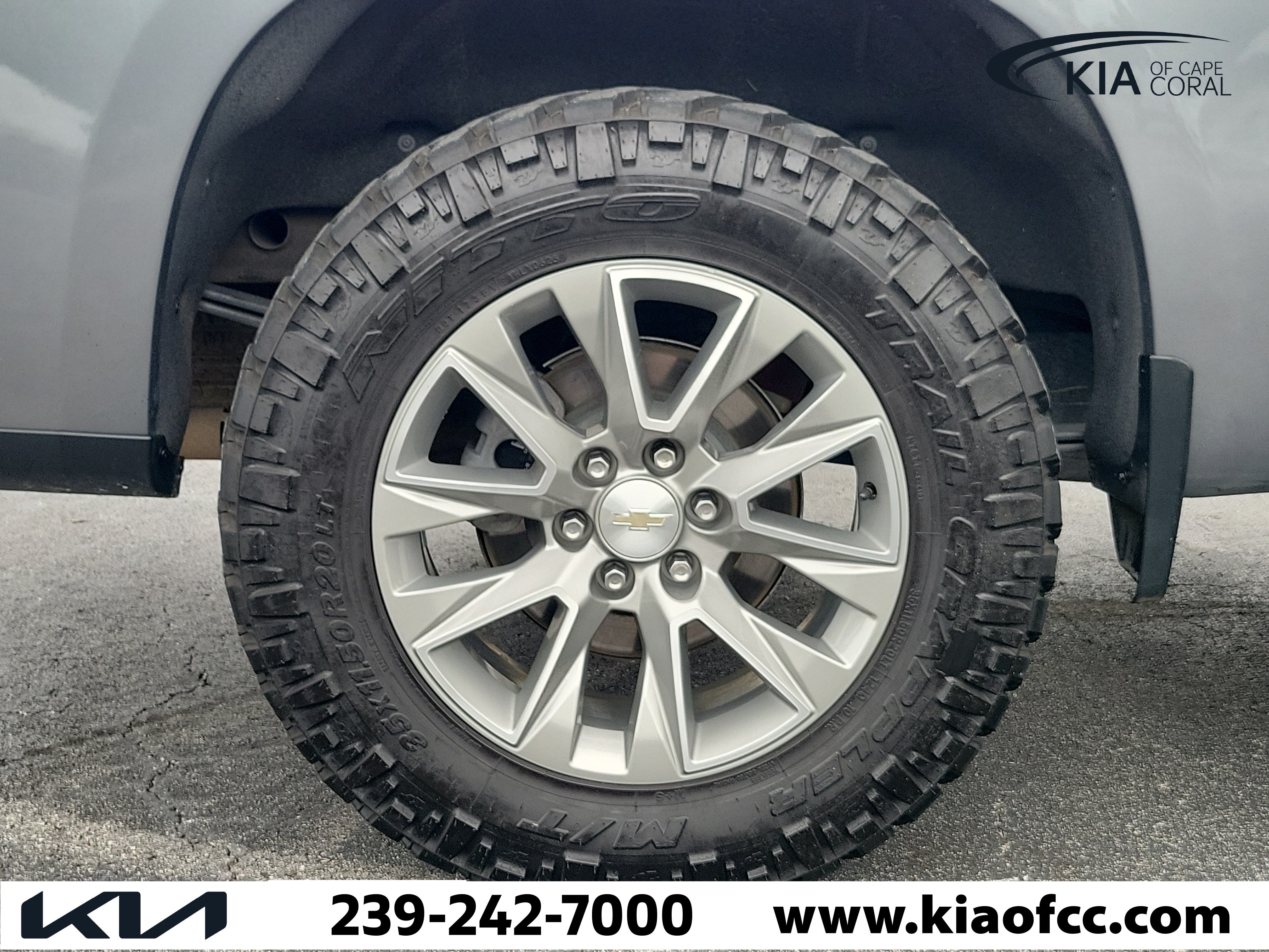 Used 2022 Chevrolet Silverado 1500 High Country w/ Z71 Off-Road Package AWD/4WD image 9