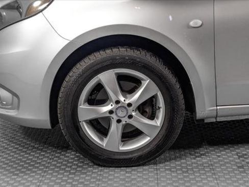 Used 2016 Mercedes-Benz Metris Passenger w/ Premium Appearance Package image 31