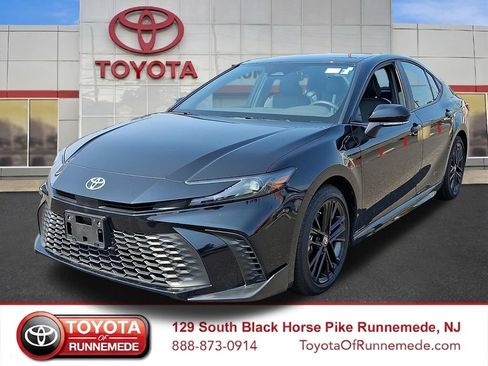 Certified 2026 Toyota Camry SE FWD image 3