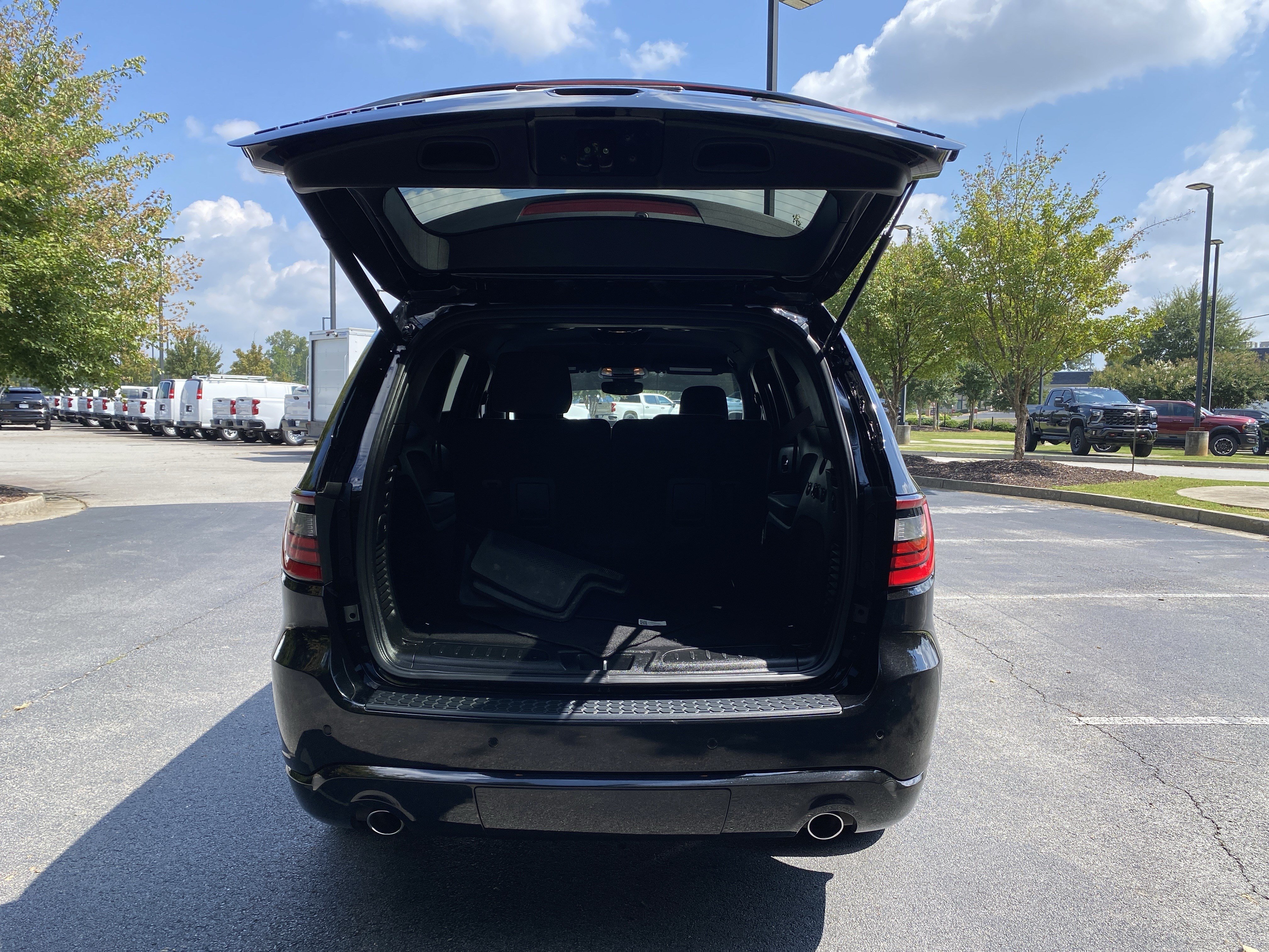 Used 2024 Dodge Durango GT w/ Blacktop Package RWD image 11