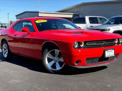 Certified 2022 Dodge Challenger SXT image 1