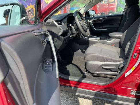 Used 2024 Toyota RAV4 LE AWD/4WD image 14