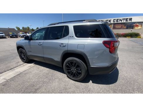 Used 2023 GMC Acadia SLE w/ Driver Convenience Package FWD image 6