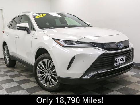 Used 2021 Toyota Venza XLE w/ Softex Package AWD/4WD image 2
