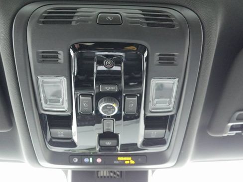 New 2026 Chevrolet Suburban Premier AWD/4WD image 19